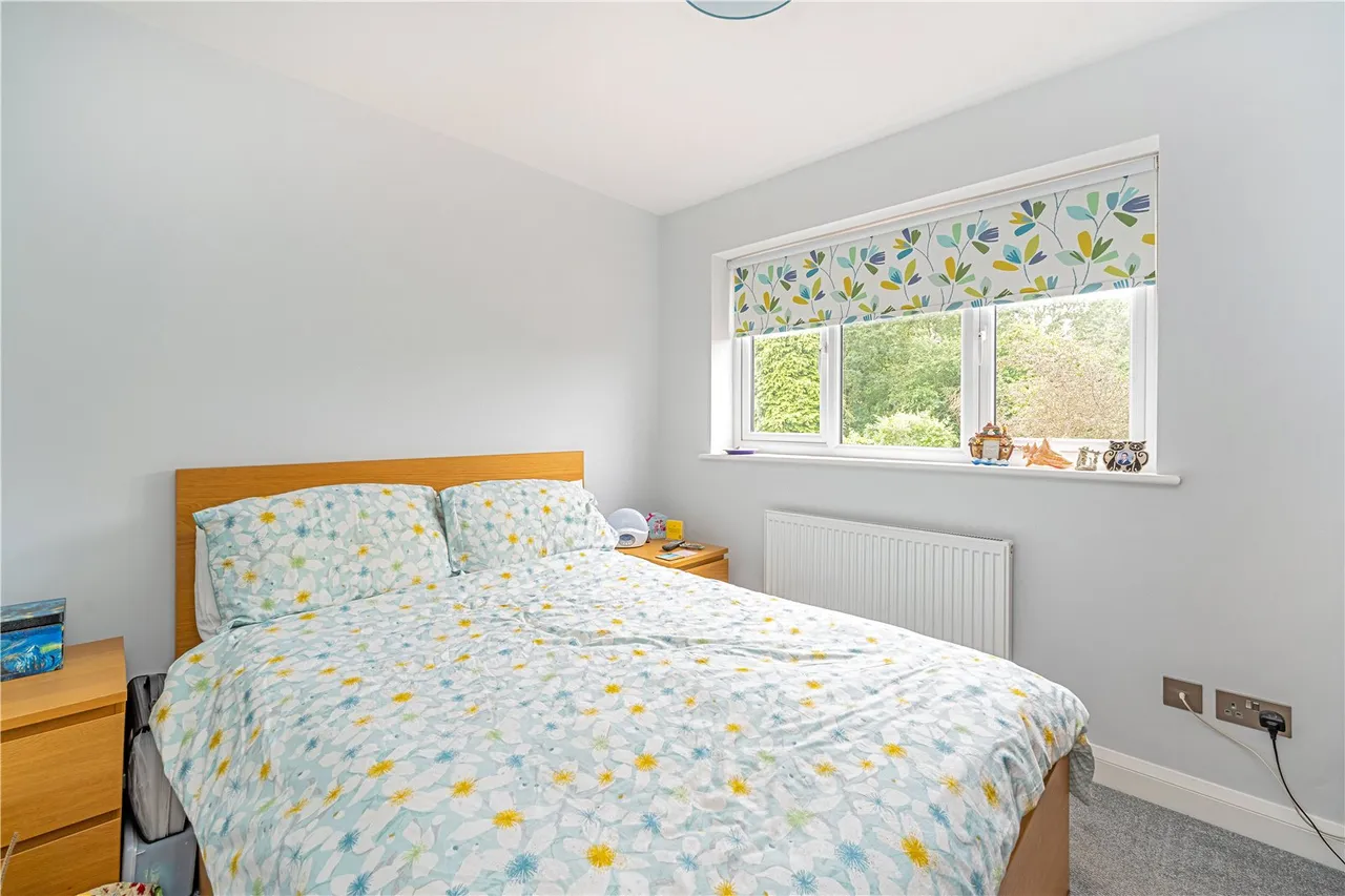 Uxbridge Road, Hampton Hill, TW12 1AU, photo 5
