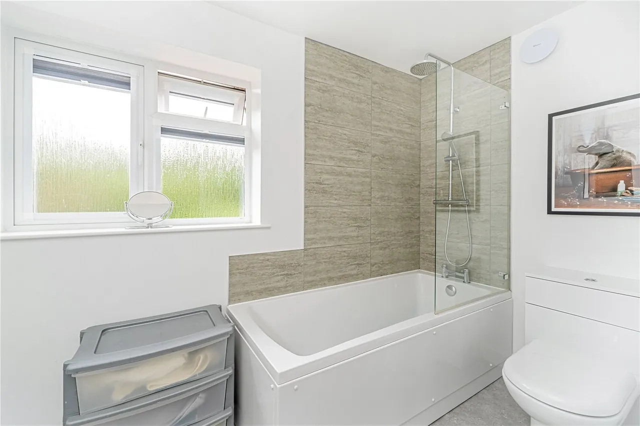 Uxbridge Road, Hampton Hill, TW12 1AU, photo 7