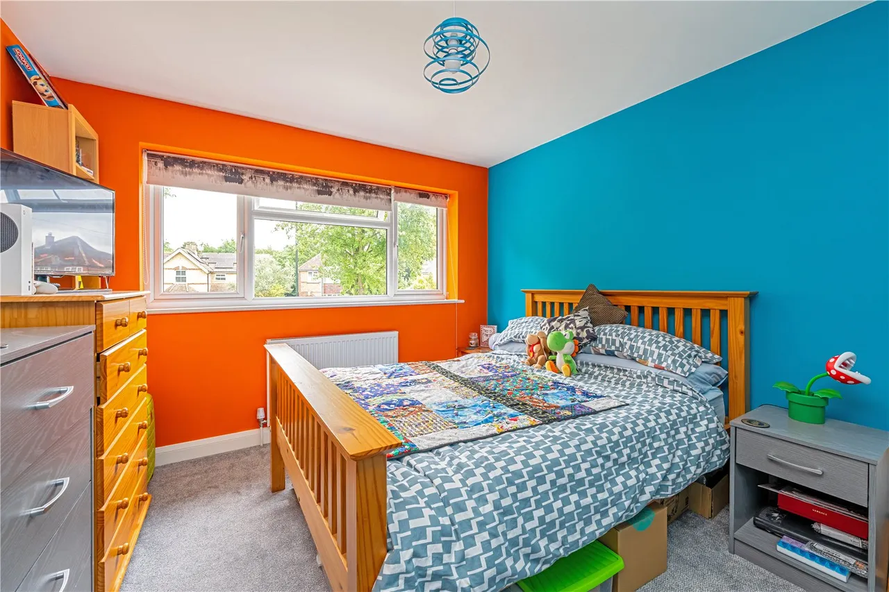 Uxbridge Road, Hampton Hill, TW12 1AU, photo 4