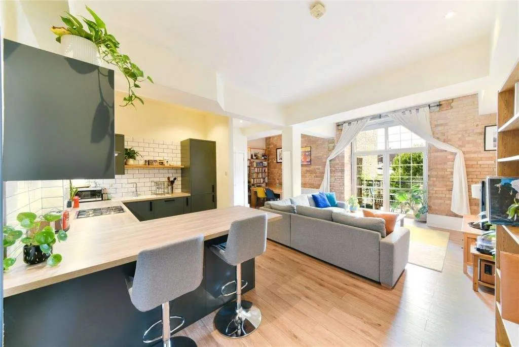 Morris Road, London, E14, photo 2
