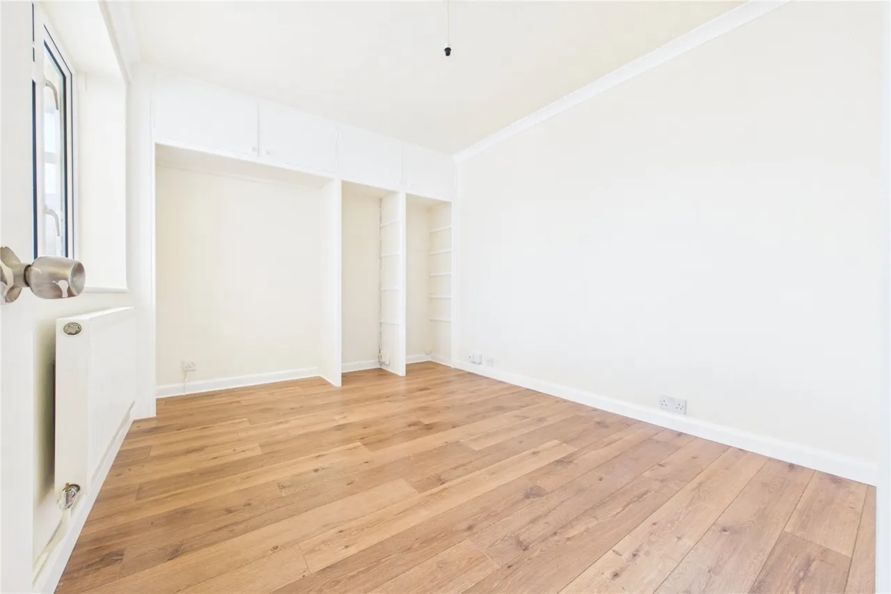Basingstoke Road, Three Mile Cross, RG7, photo 10