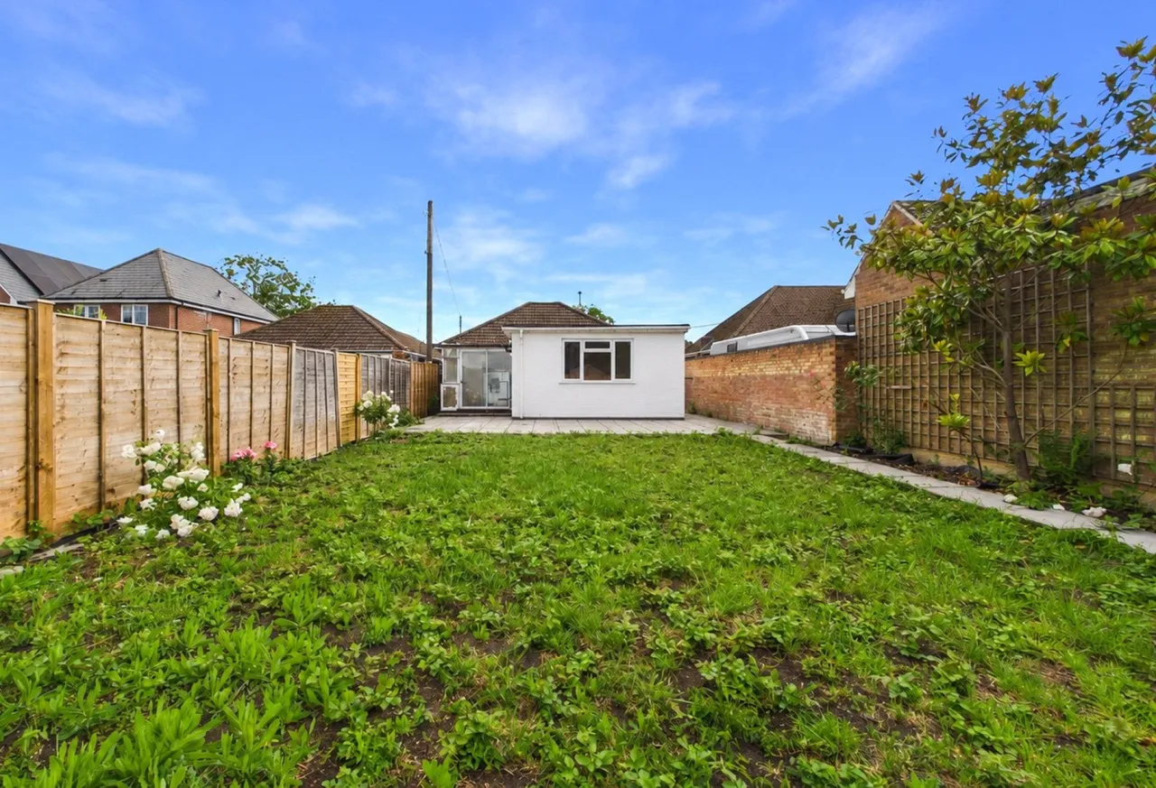 Basingstoke Road, Three Mile Cross, RG7, photo 16