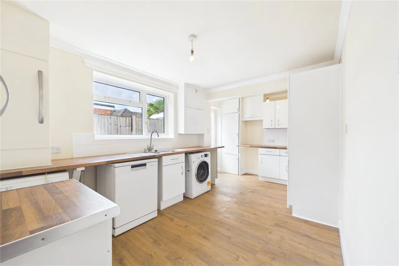 Basingstoke Road, Three Mile Cross, RG7, photo 6