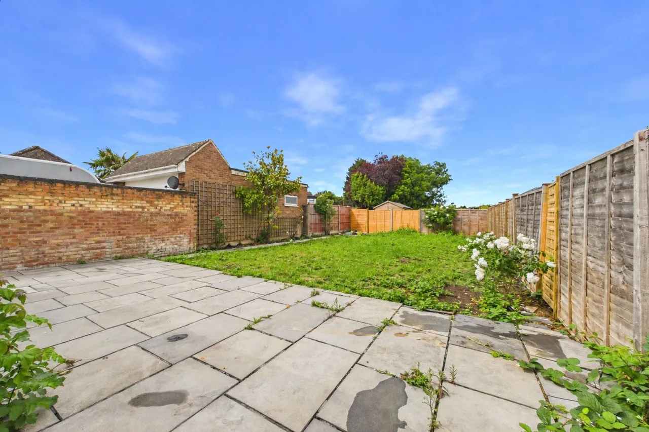 Basingstoke Road, Three Mile Cross, RG7, photo 15
