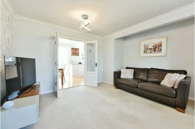 Royton, Oldham, OL2, photo 9