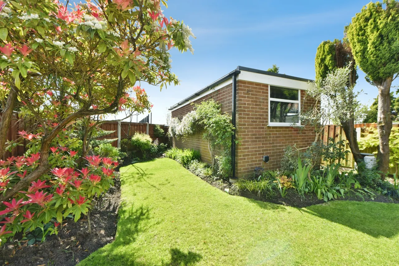 Royton, Oldham, OL2, photo 4