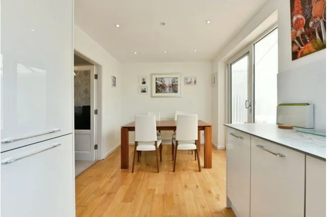 Royton, Oldham, OL2, photo 10