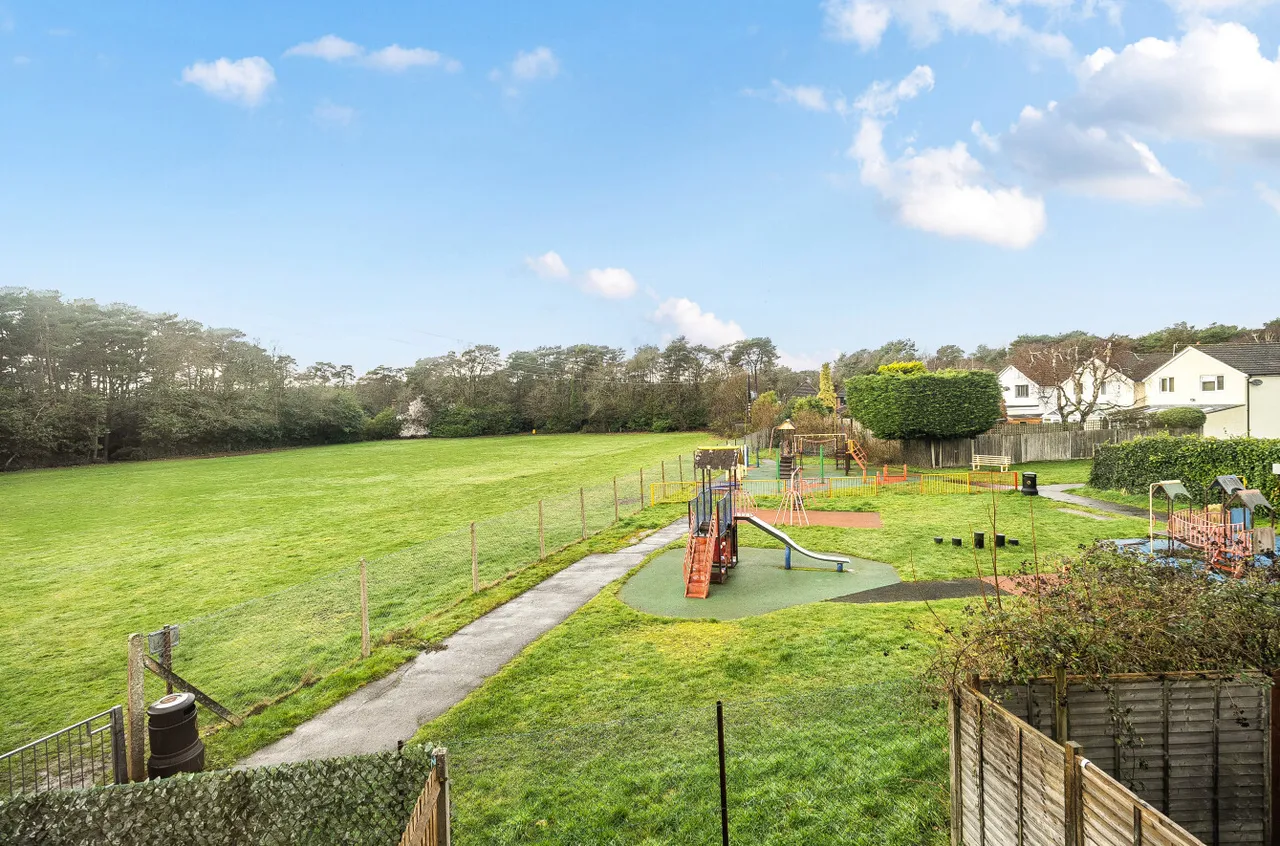 Mainstone Close, Deepcut, Camberley, Surrey, GU16 6RU, photo 2