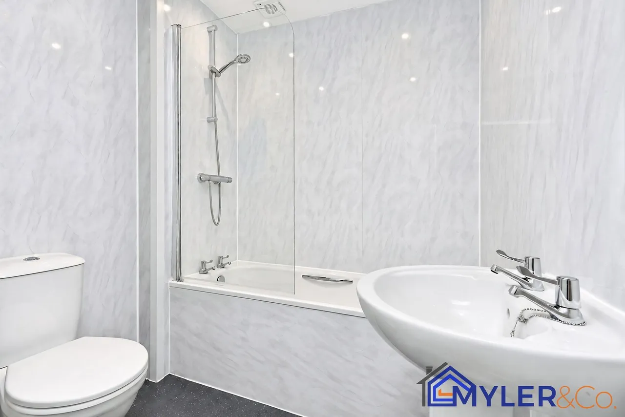 Hough Green Road, Widnes, photo 11