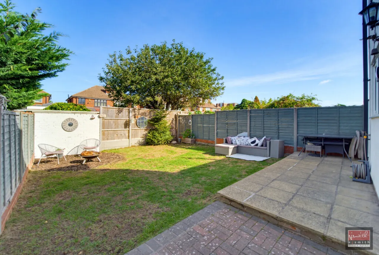 Nursery Gardens, Staines-upon-Thames, TW18, photo 4