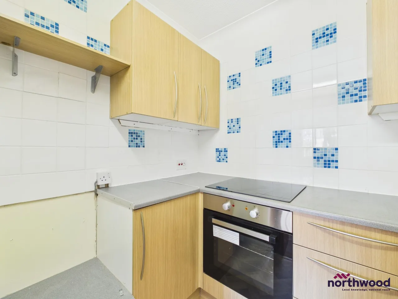 St Leonards Road, Upperton, BN21, photo 5