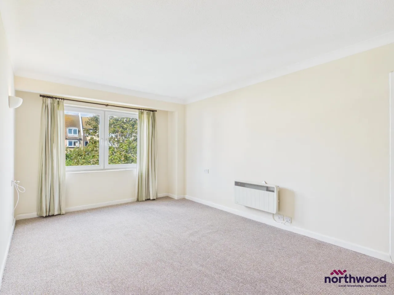 St Leonards Road, Upperton, BN21, photo 2