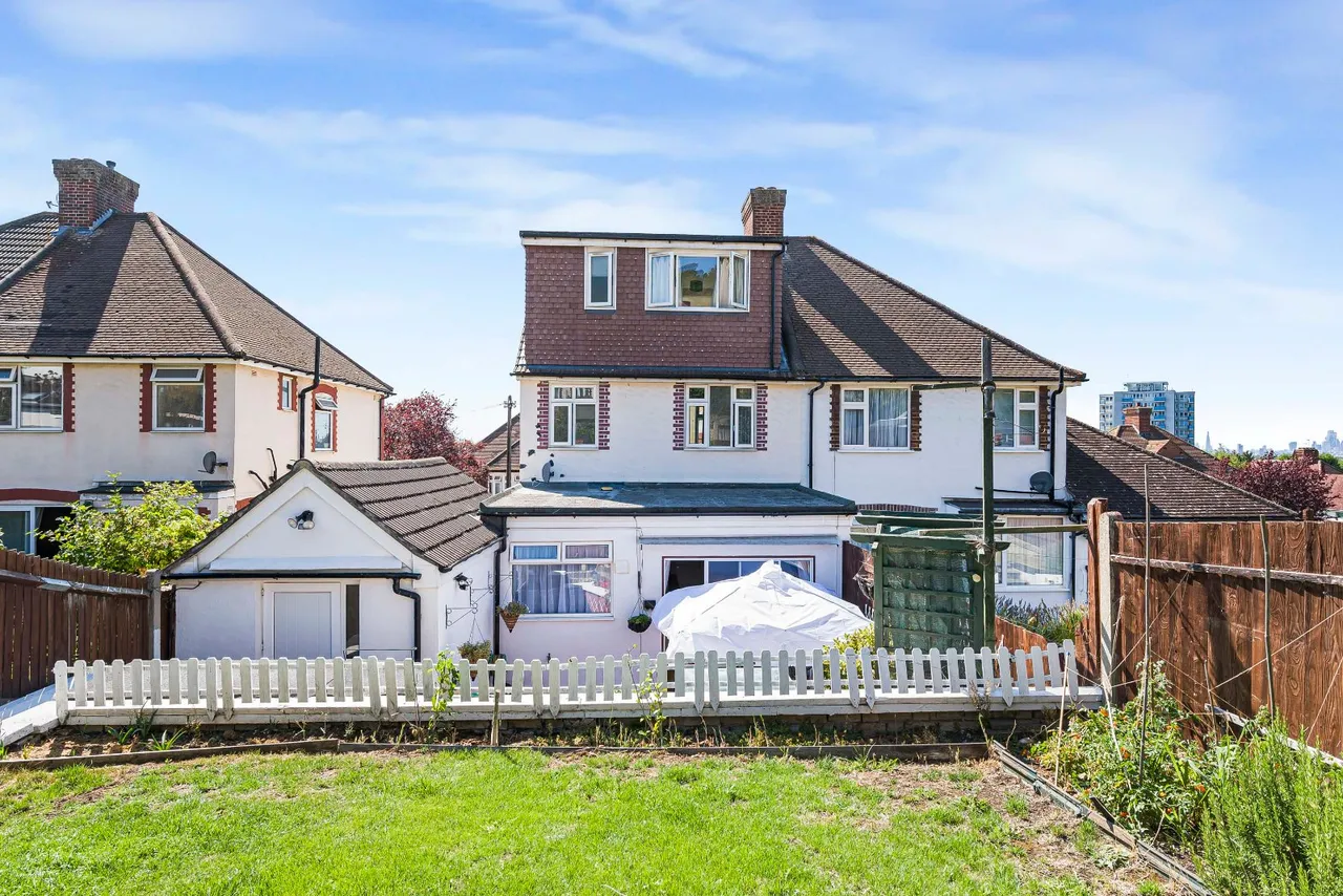 Heatherbank, Eltham, photo 3