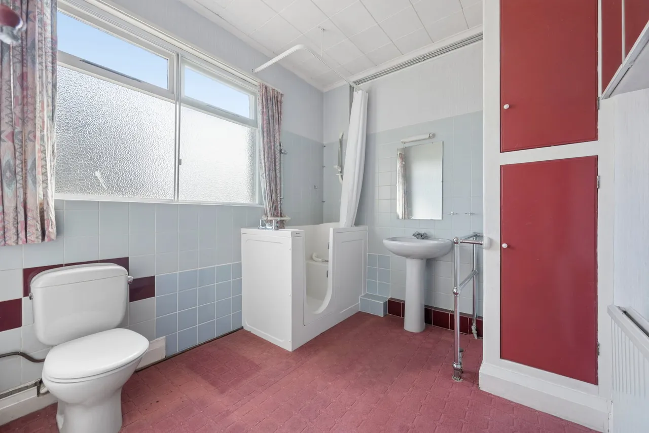 The Drive, Ulverston, LA12, photo 15