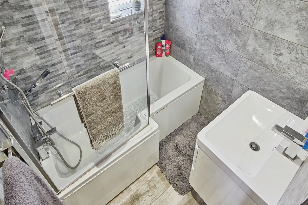 Denbigh Drive, West Bromwich, B71, photo 16