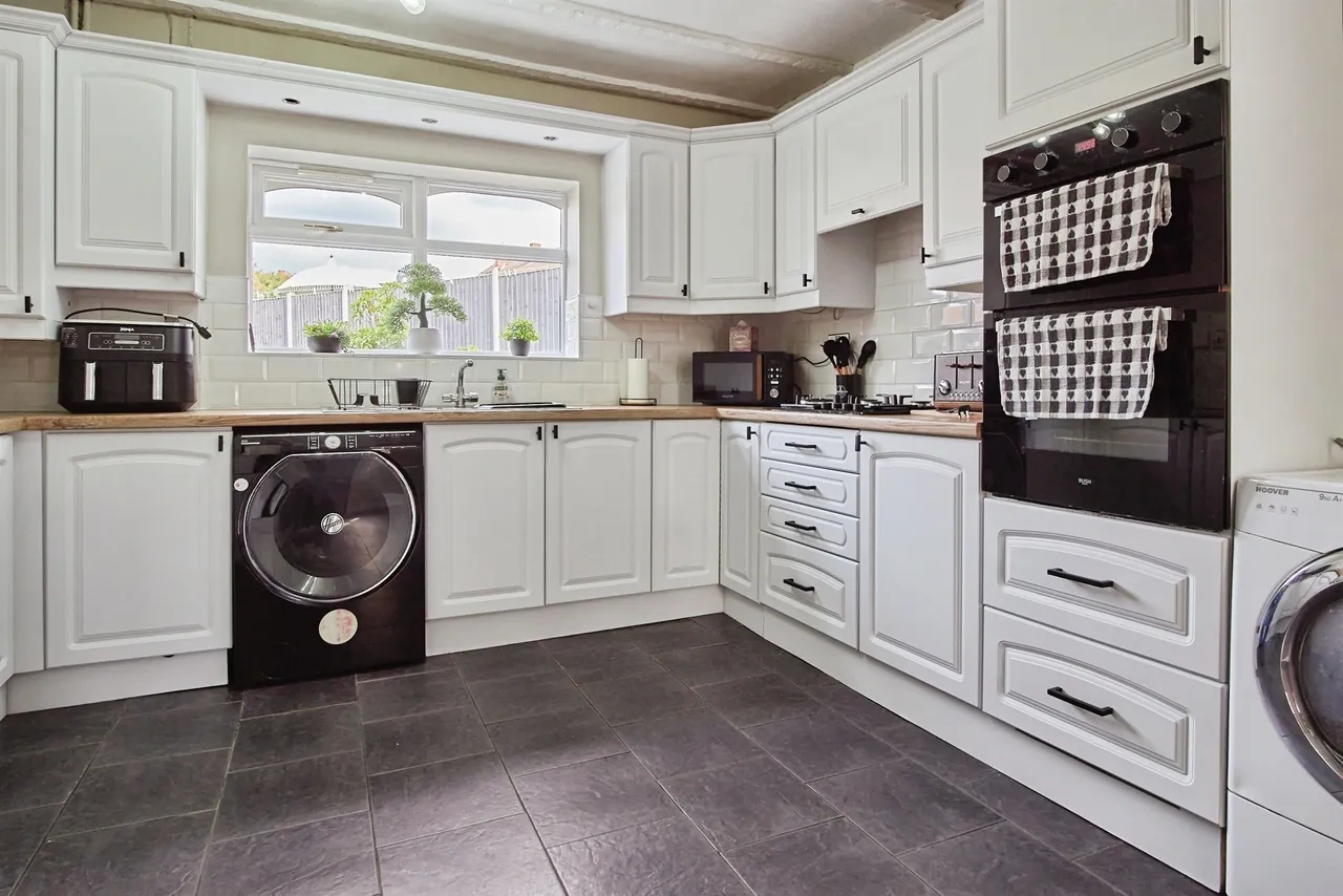 Denbigh Drive, West Bromwich, B71, photo 18