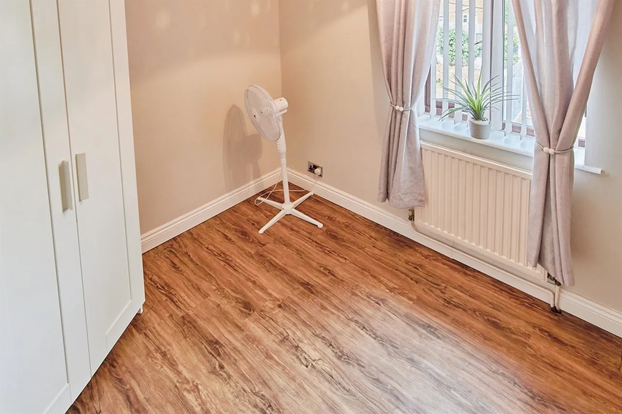 Denbigh Drive, West Bromwich, B71, photo 13