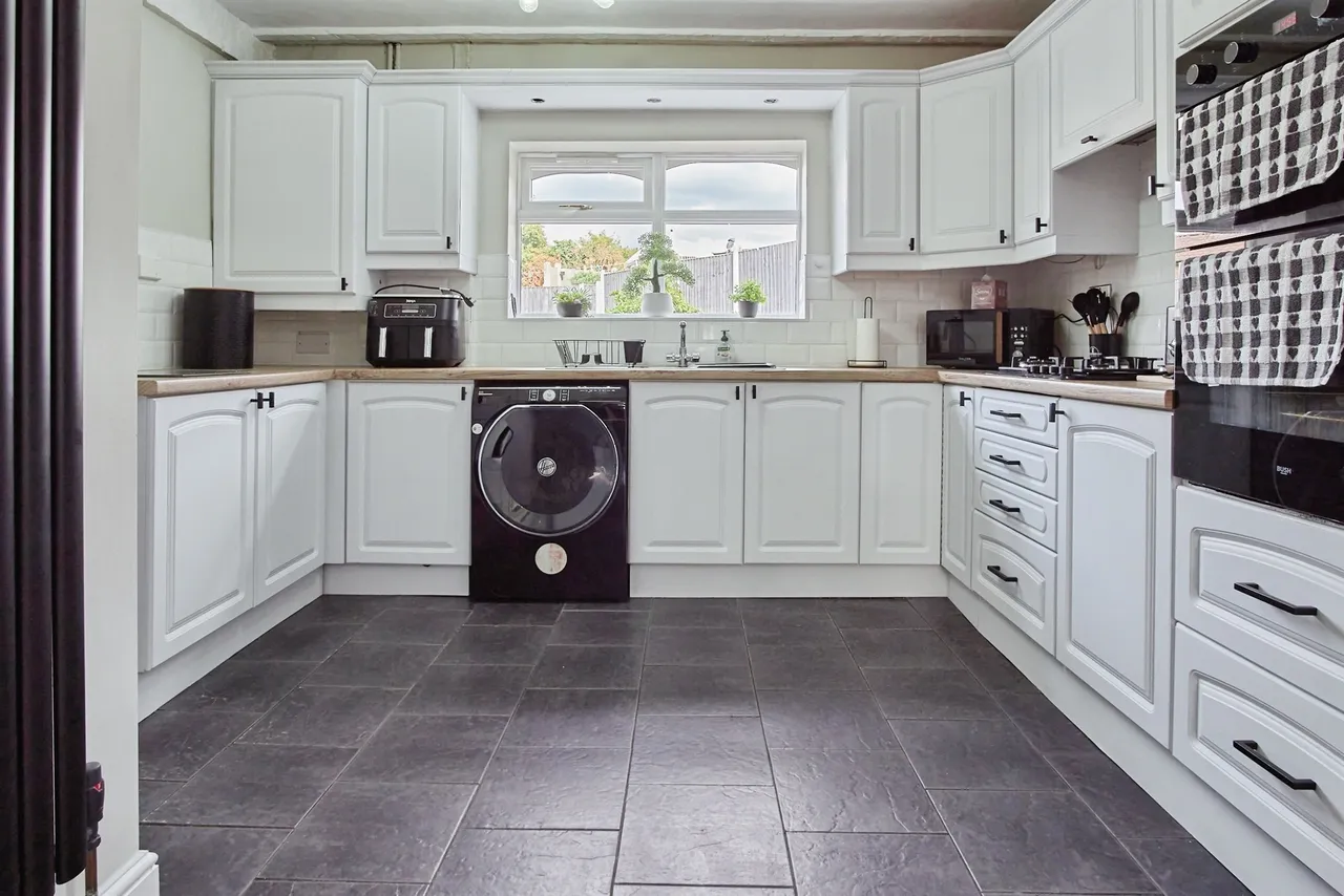 Denbigh Drive, West Bromwich, B71, photo 3