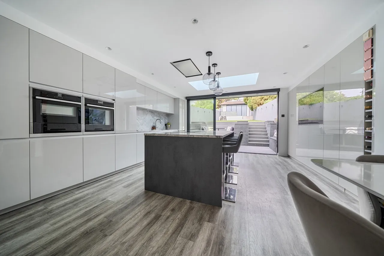 4 bed house for sale — Beechfield Road, BR1