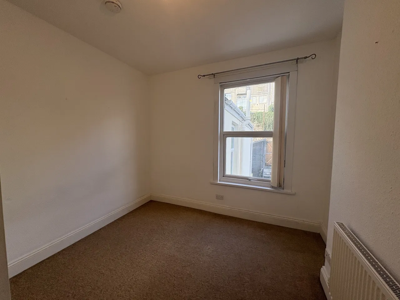 Ashford Road, PL4, photo 5