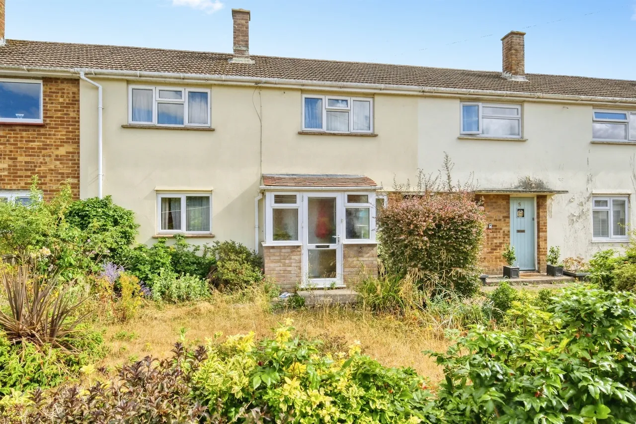 3 bed house for sale — Primrose Road, Salisbury