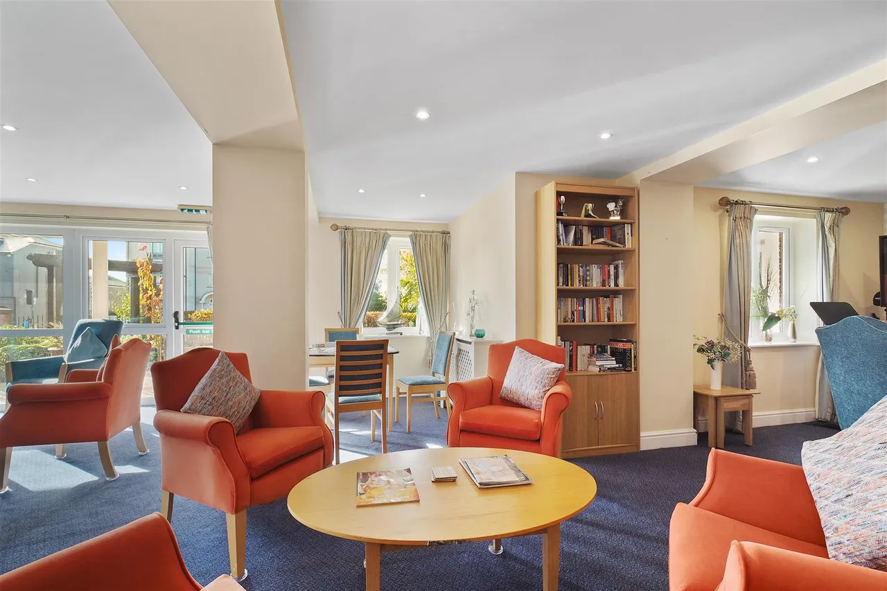 Avenue Road, Lymington, SO41, photo 16