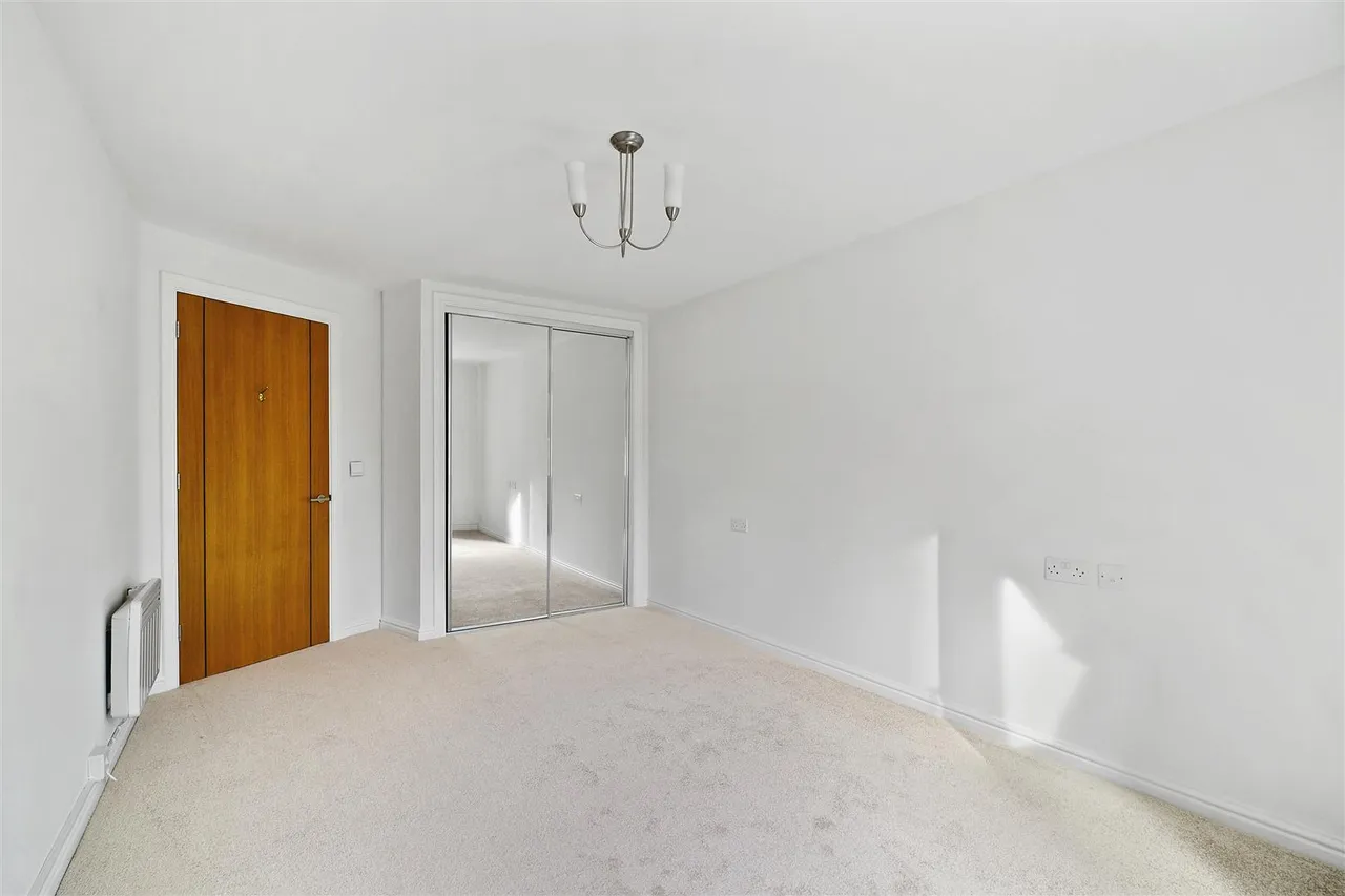 Avenue Road, Lymington, SO41, photo 9