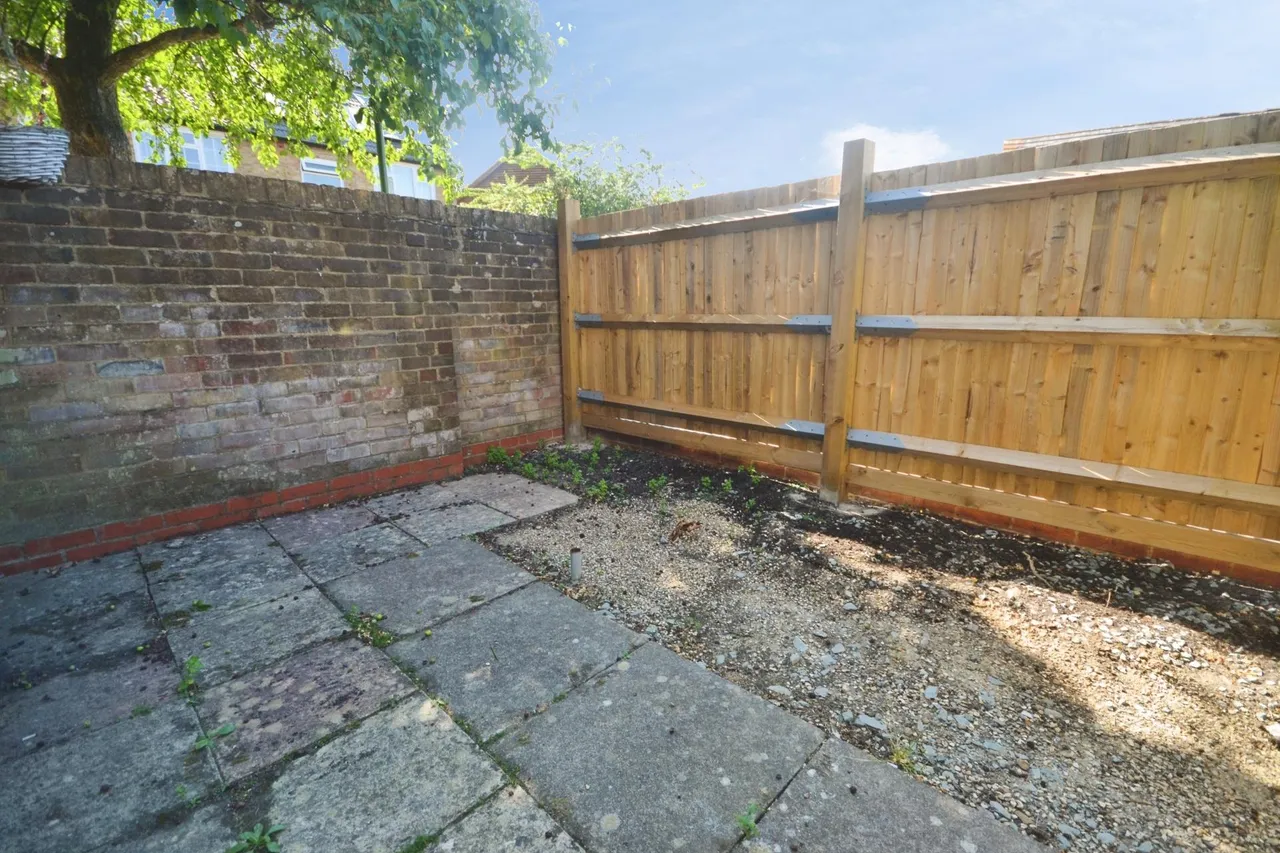 Swallowtail Road, Horsham, RH12, photo 10