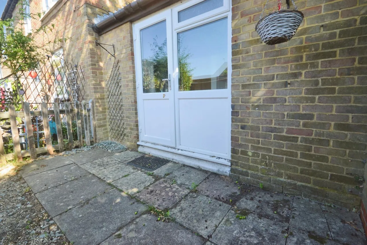 Swallowtail Road, Horsham, RH12, photo 7