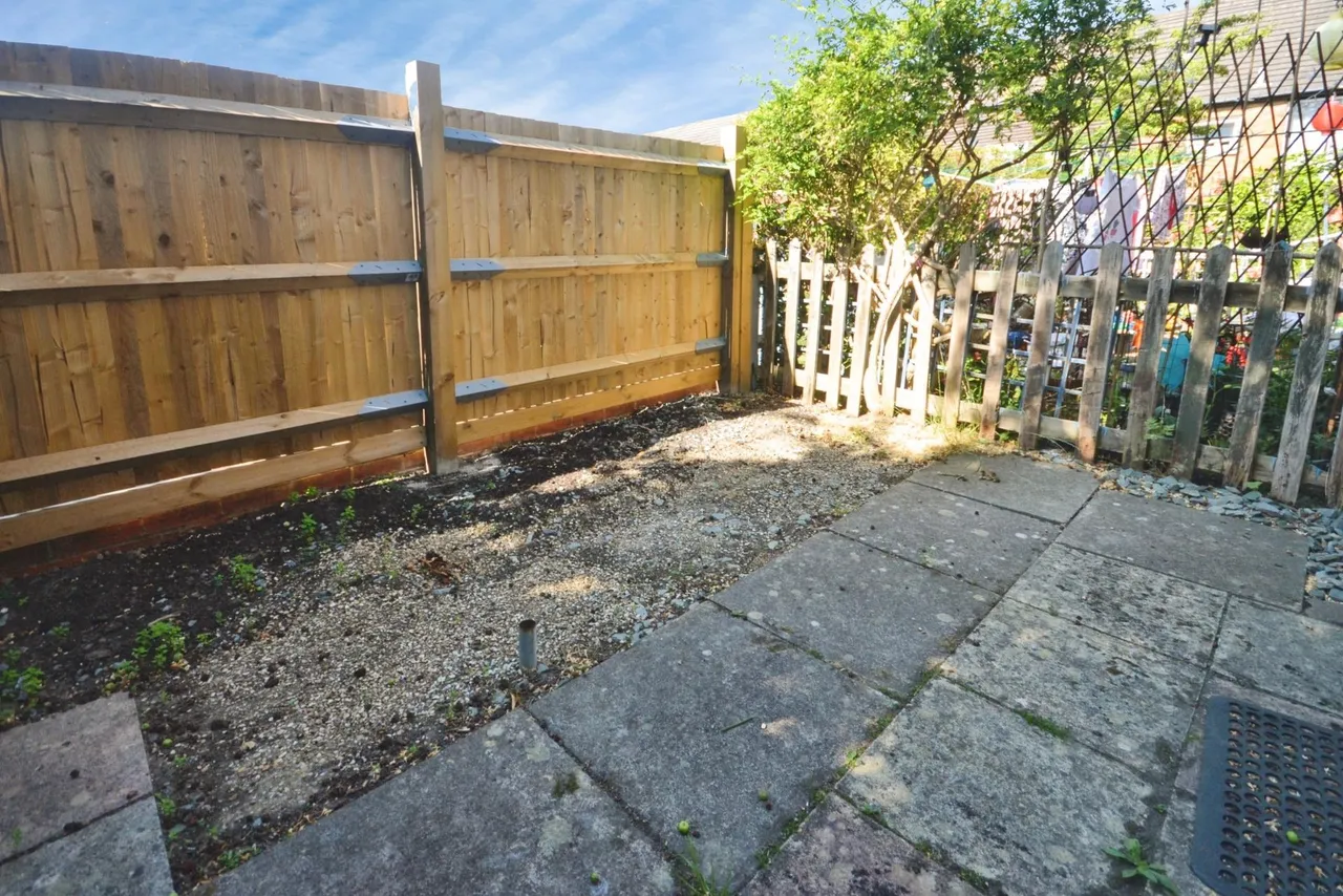 Swallowtail Road, Horsham, RH12, photo 11