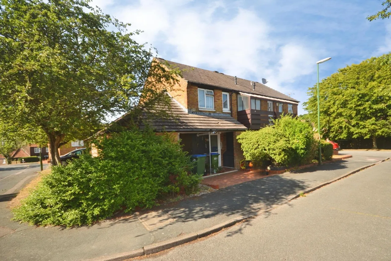 Swallowtail Road, Horsham, RH12, photo 12