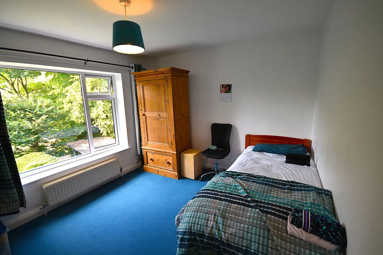 Brynton Close, Macclesfield, photo 11