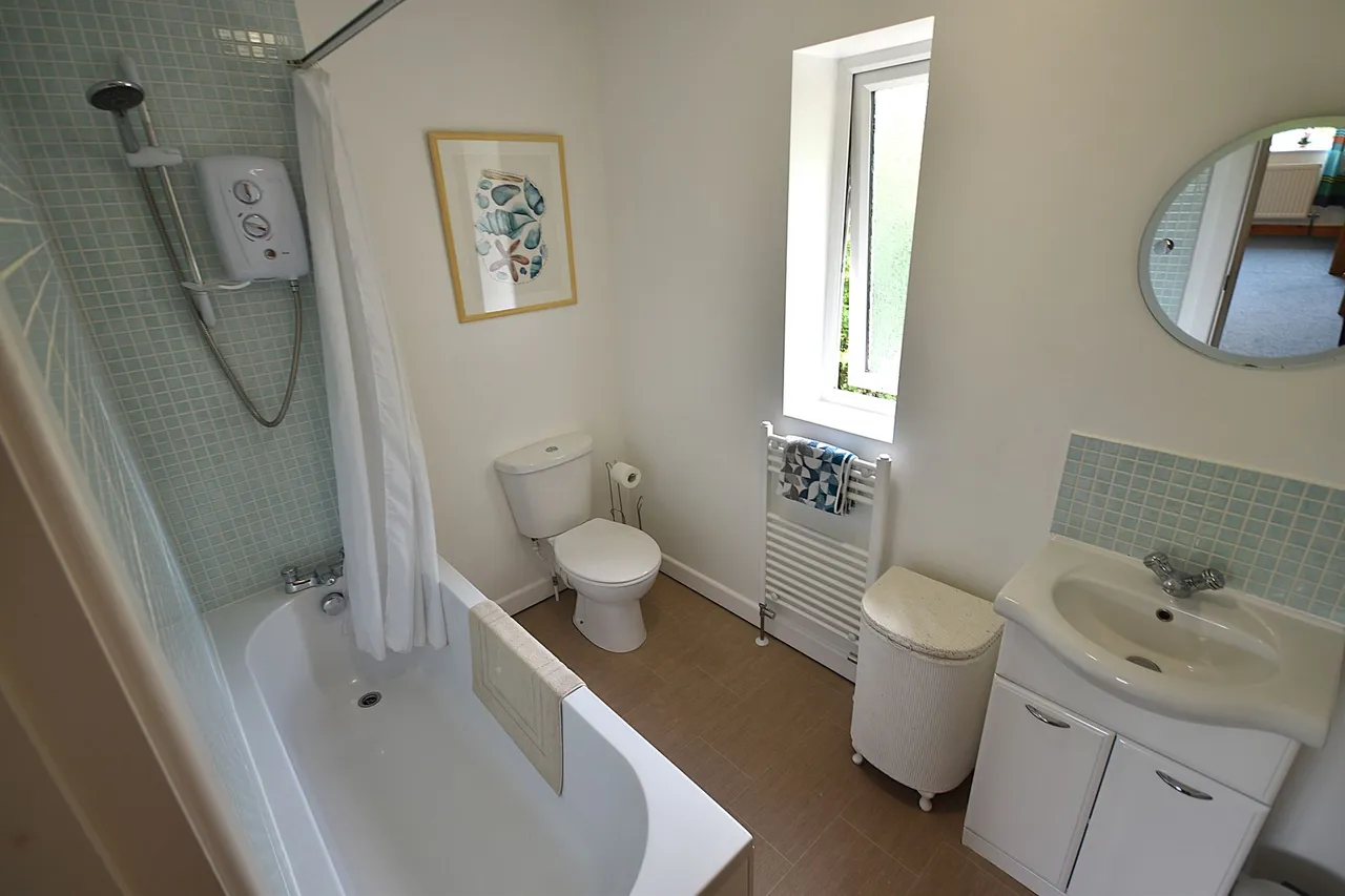 Brynton Close, Macclesfield, photo 10