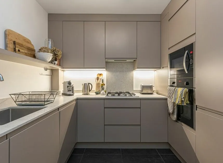 Battersea Park Road, Battersea, SW11, photo 2