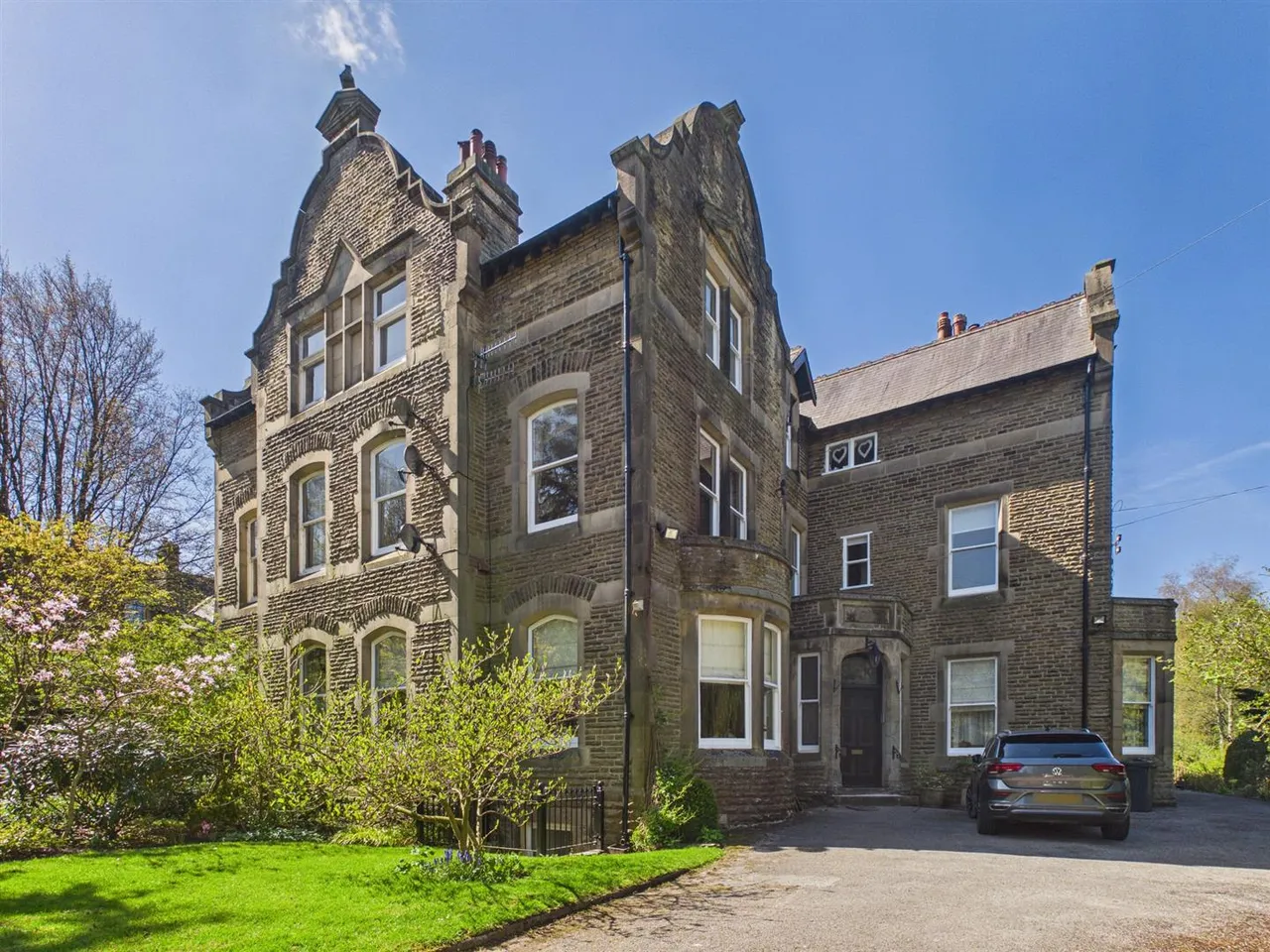 2 bed flat for sale, Burlington Road, Buxton