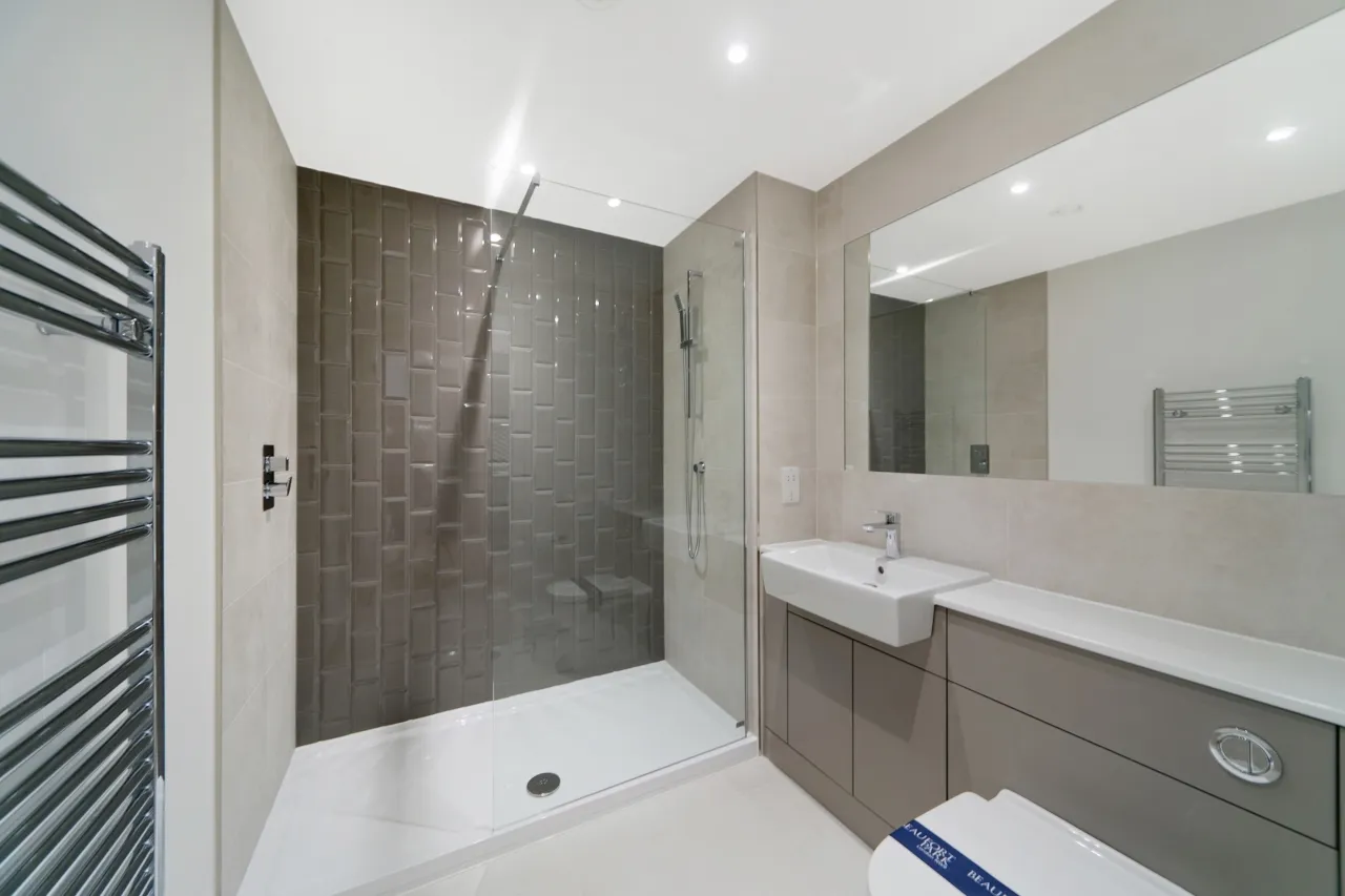 Caversham Road, Colindale, NW9, photo 5