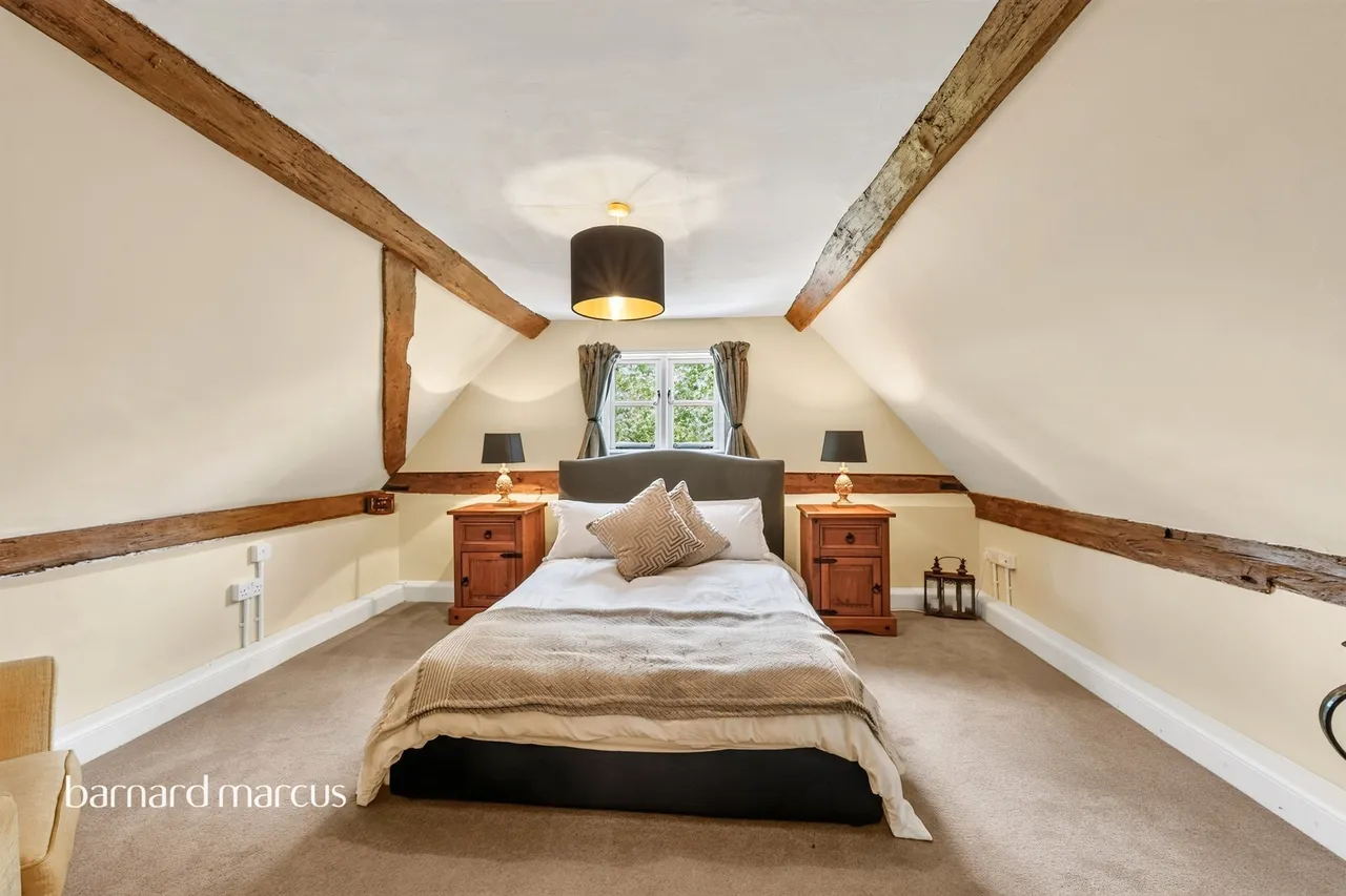 Kings Arms Court, Ockley, RH5, photo 11