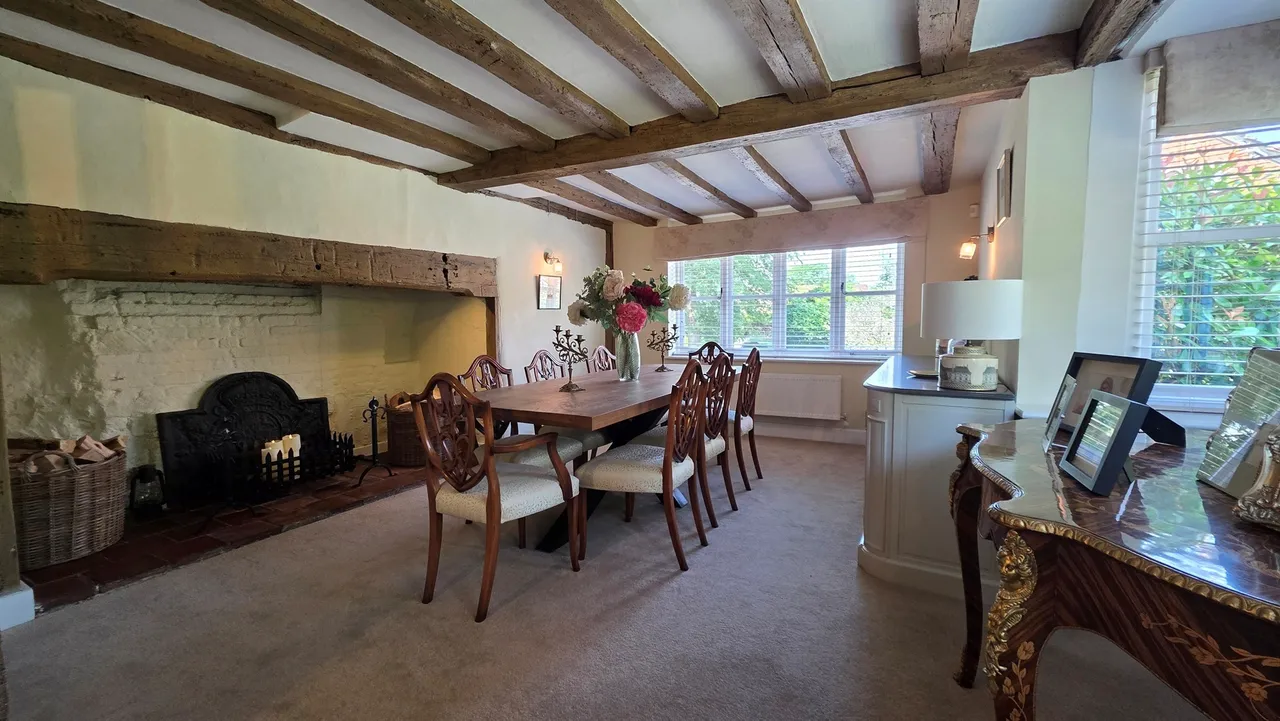 Kings Arms Court, Ockley, RH5, photo 6