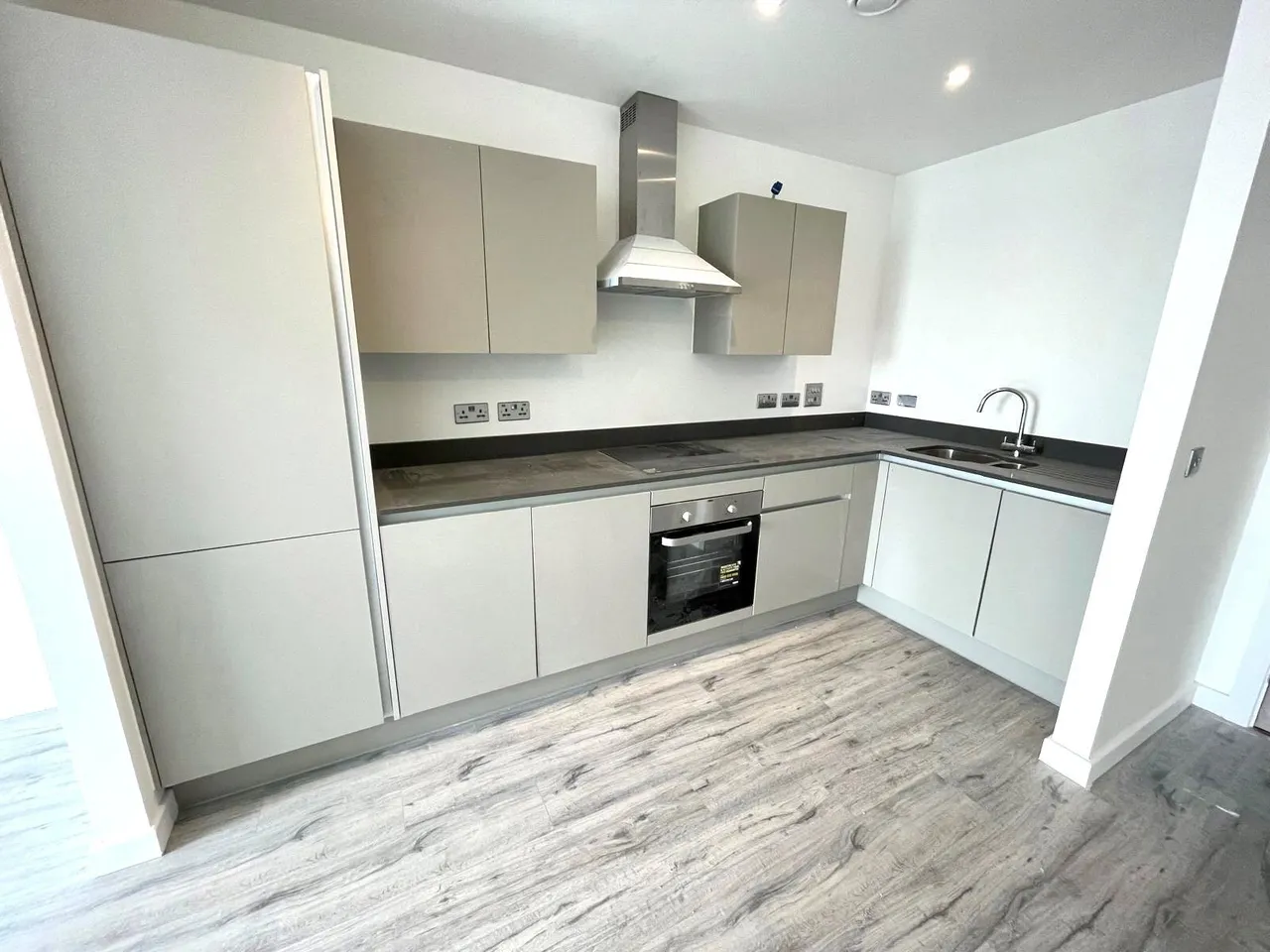 Buckingham Road, Bletchley, Milton Keynes, Buckinghamshire, MK3, photo 4