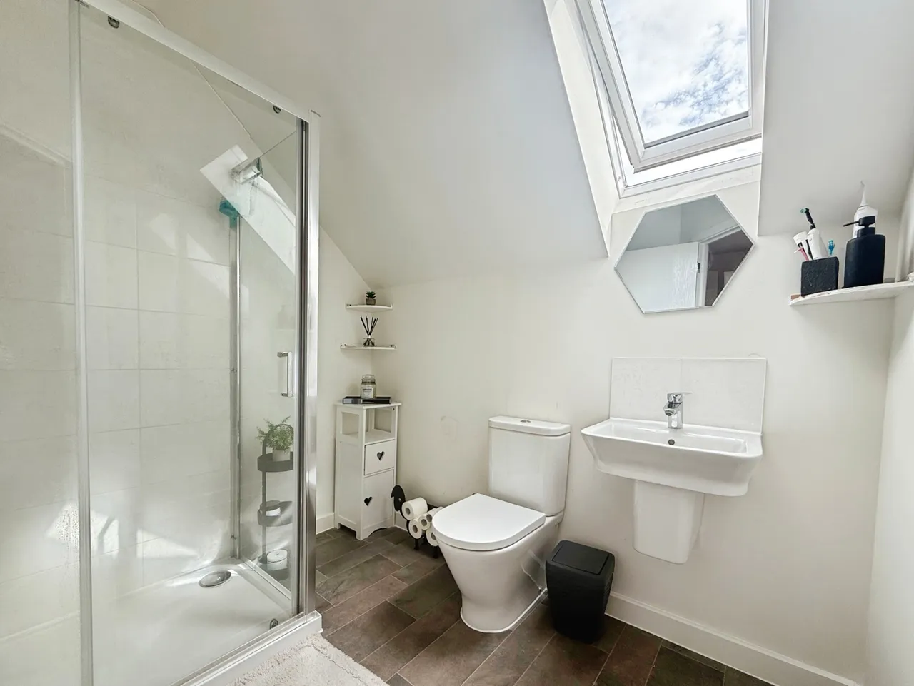 Greenkeepers Avenue, Basingstoke, Hampshire, RG23 7PZ, photo 6