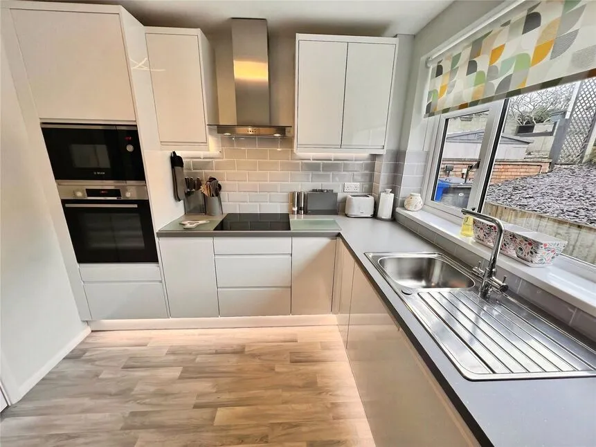 Brackenwood Road, Burton-on-Trent, Staffordshire, DE15, photo 6