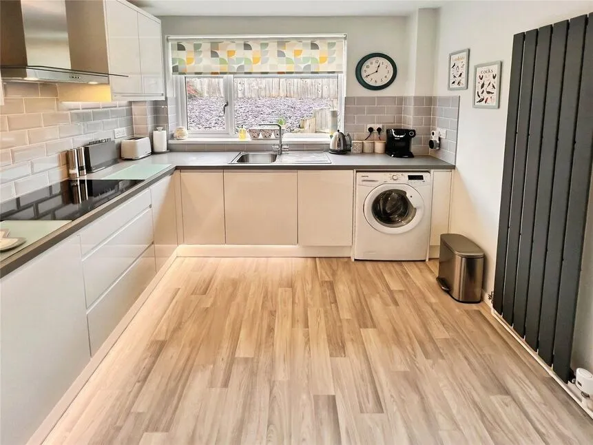 Brackenwood Road, Burton-on-Trent, Staffordshire, DE15, photo 5