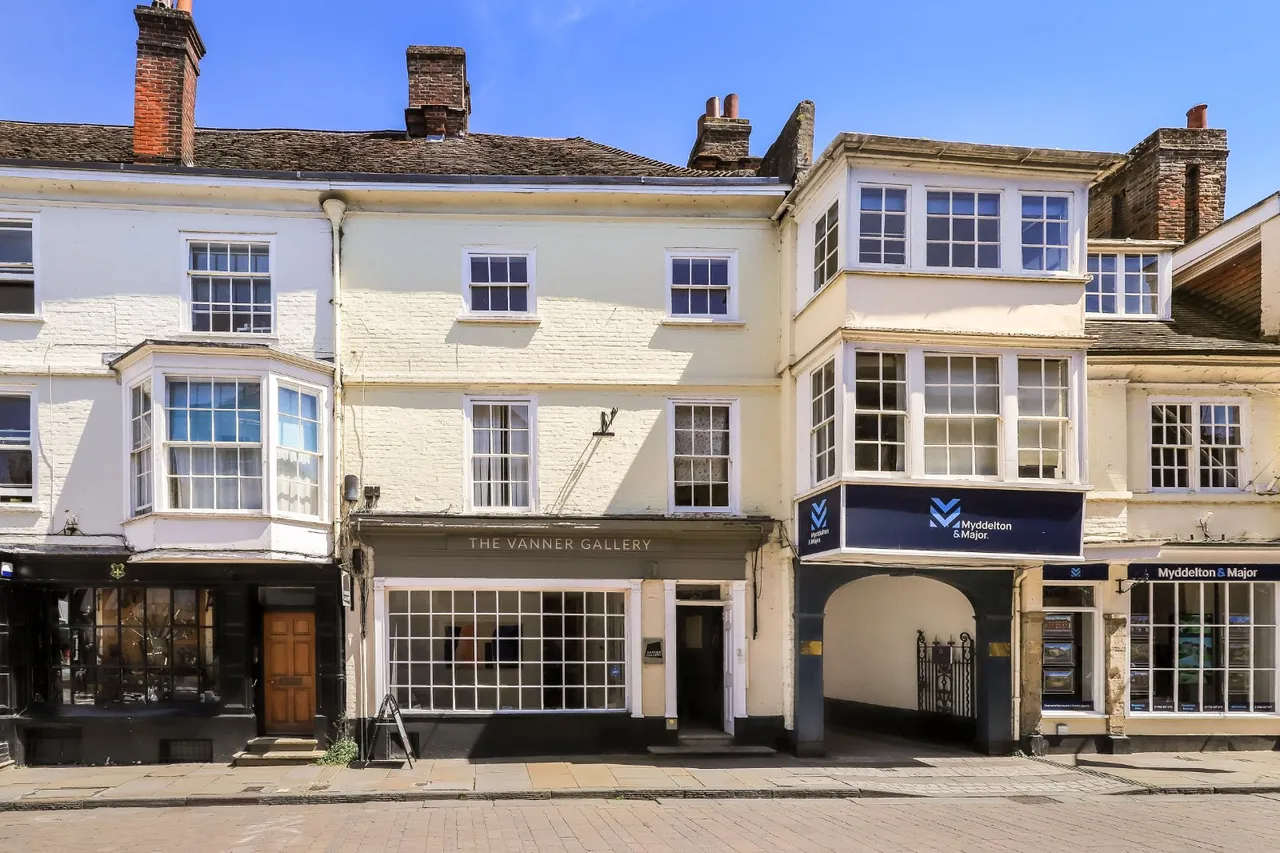 2 bed flat for sale — High Street, Salisbury, Wiltshire, SP1 2PB