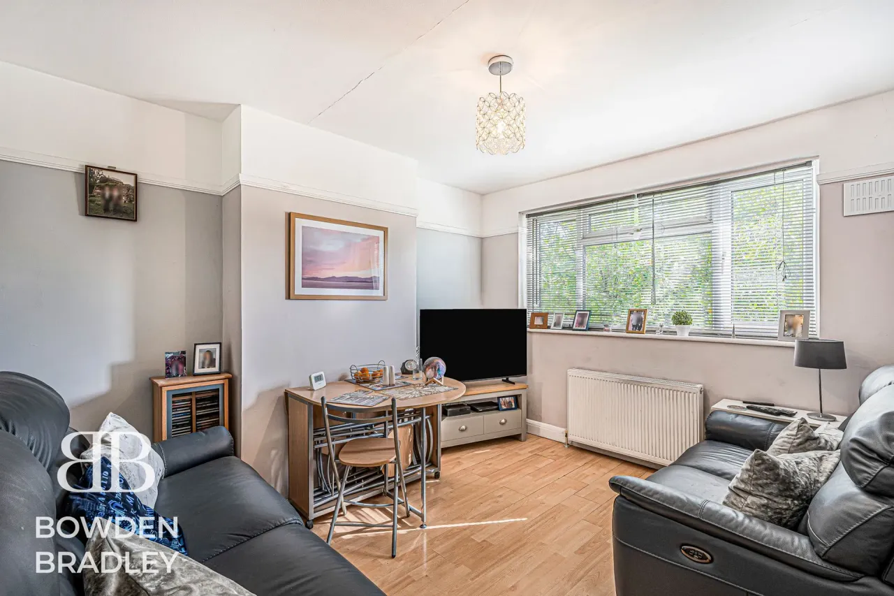 Dryden Close, Hainault, IG6, photo 2