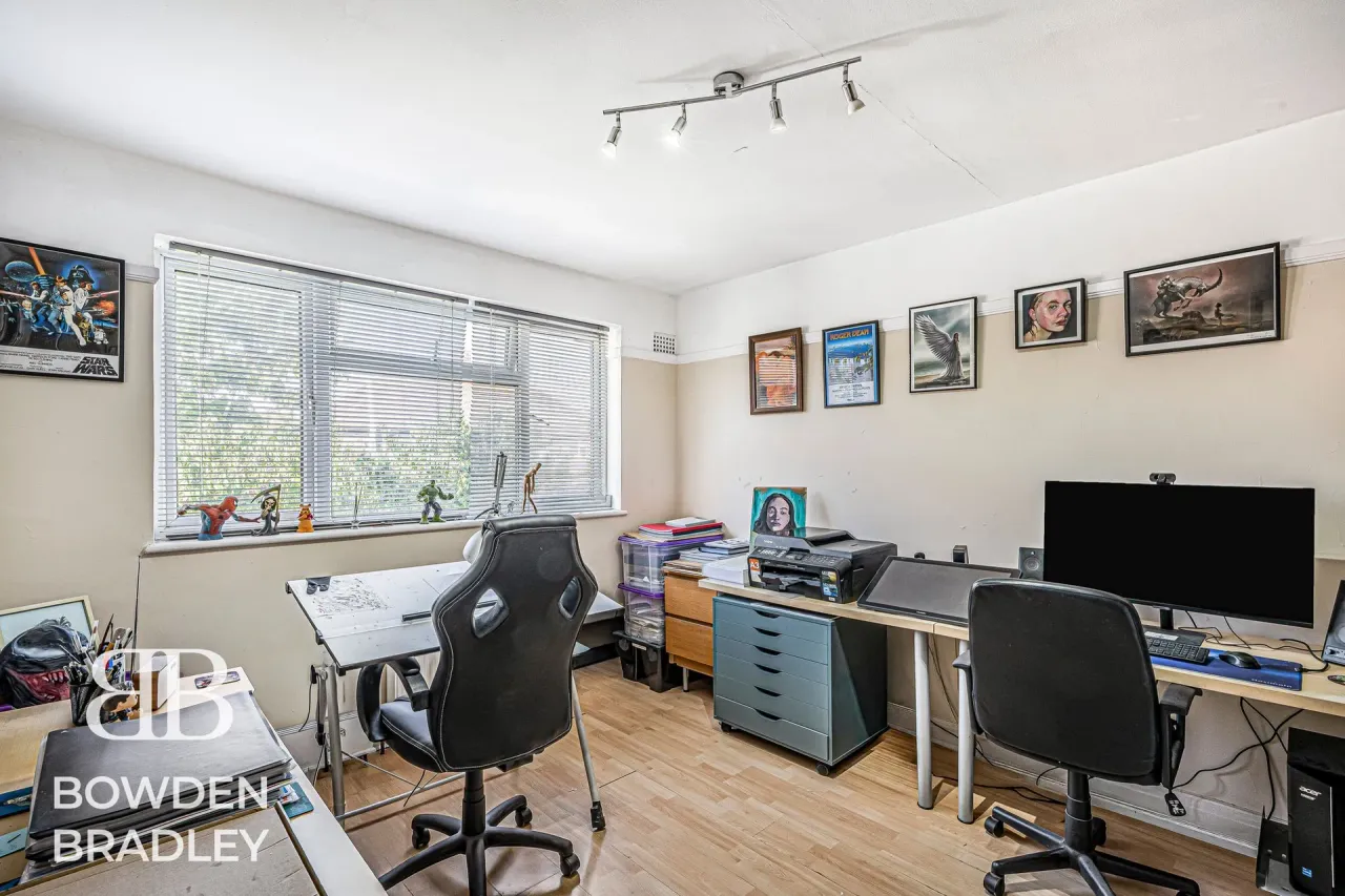Dryden Close, Hainault, IG6, photo 19