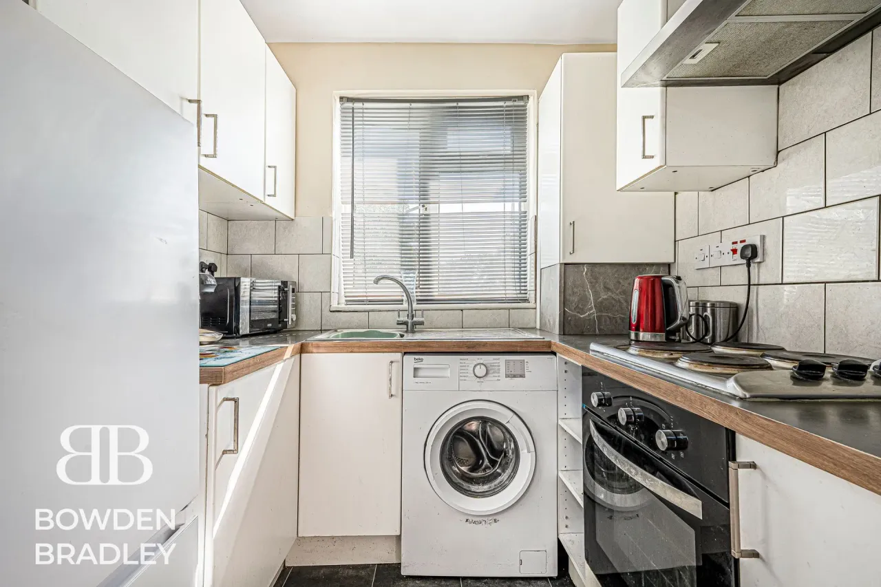 Dryden Close, Hainault, IG6, photo 4