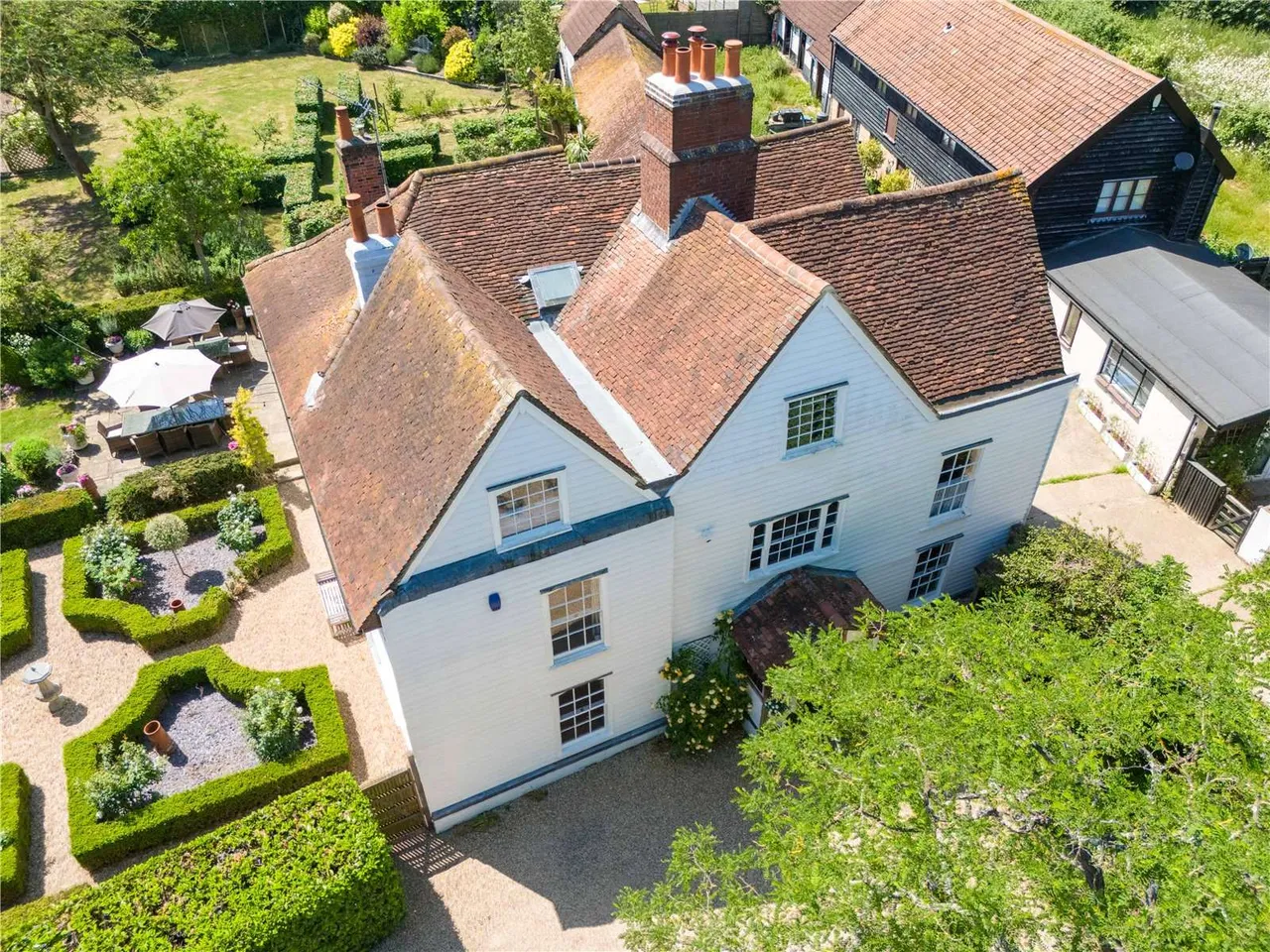 Lippitts Hill, High Beech, Loughton, Essex, IG10 4AL, photo 2