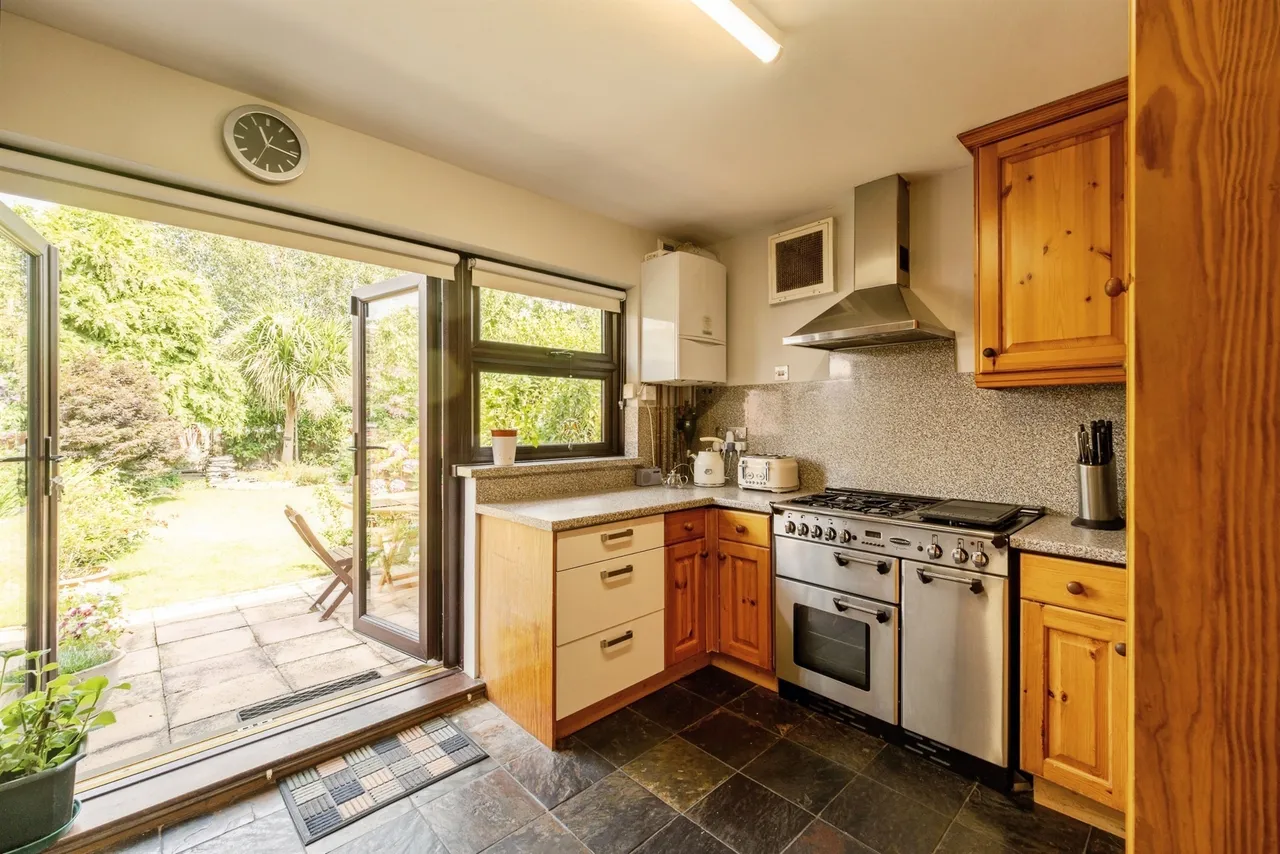 Coventry Road, Ilford, IG1, photo 5