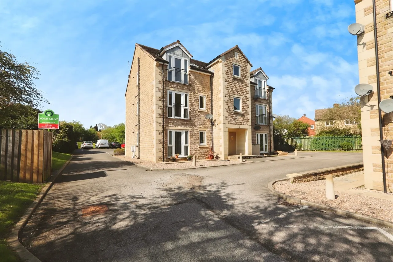 2 bed flat for sale — Oaken Royd Croft, Elsecar, Barnsley