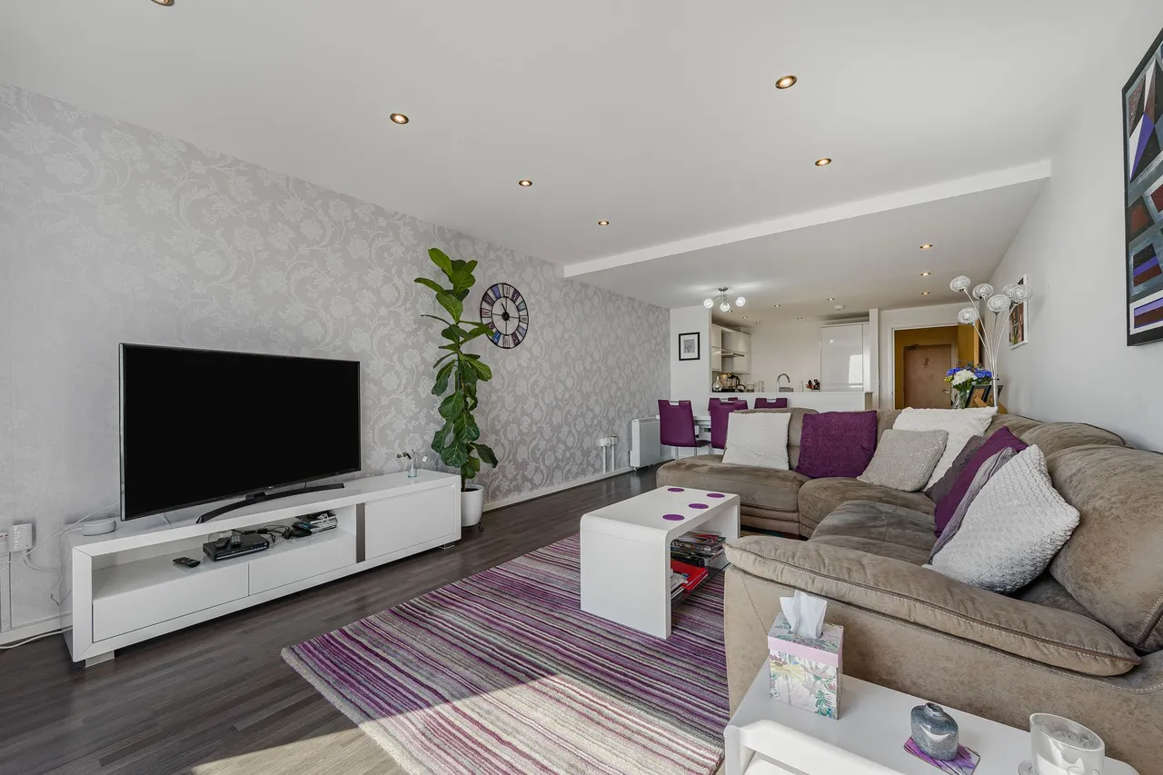 Blackburn Road, Bolton, photo 11